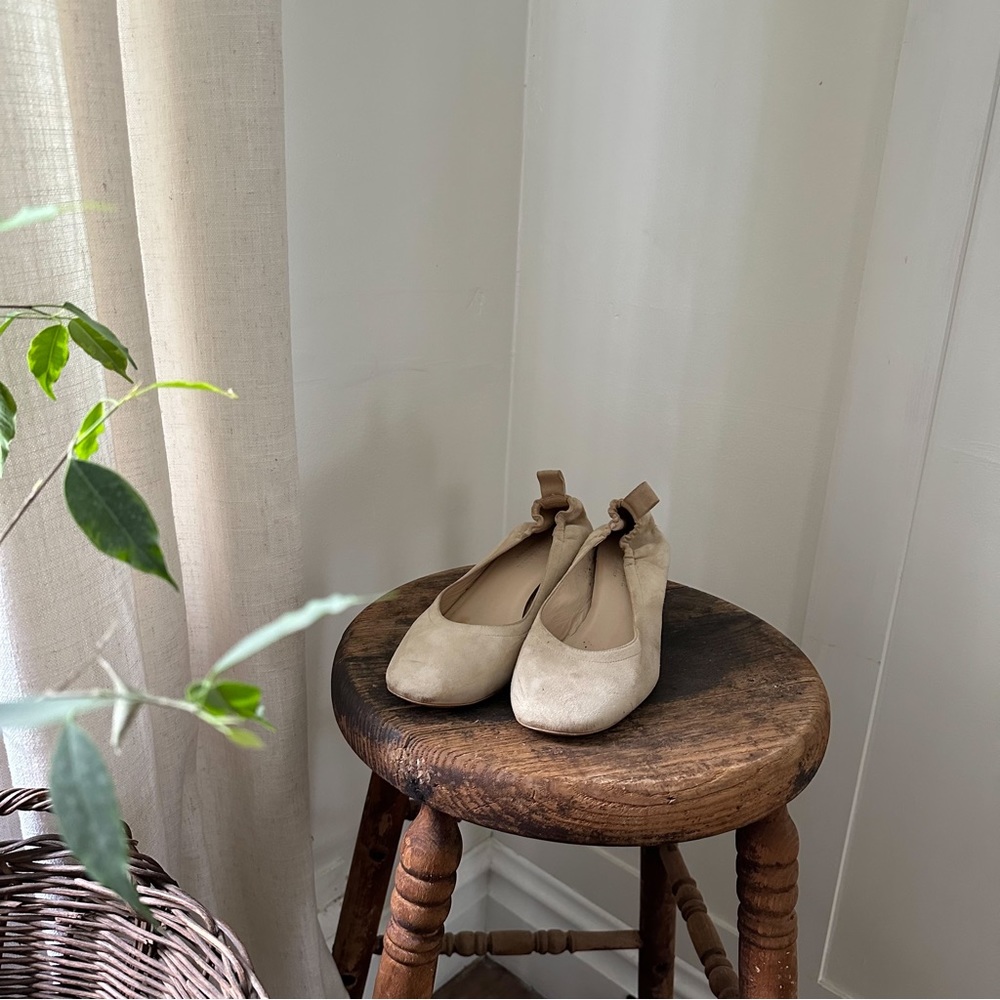 Everlane Day Heel cream suede